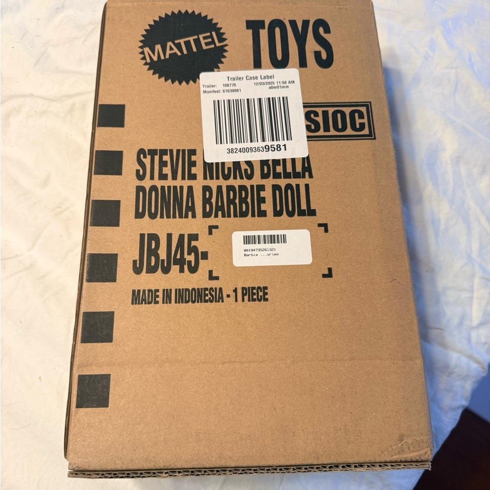 NWT Stevie Nicks Bella Donna Barbie Doll - Picture 4 of 5